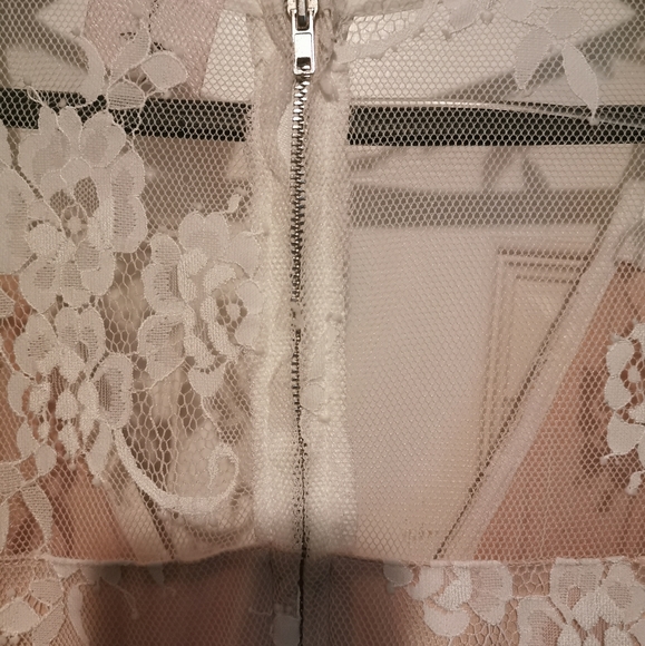 Lace Bell Sleeve Mini Dress - Picture 4 of 4